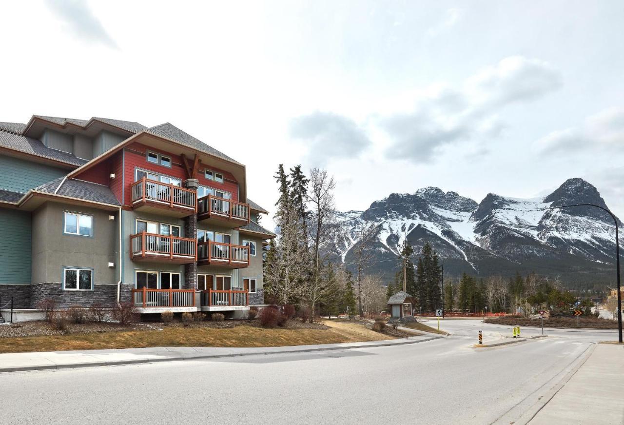 Newly Renovated Grizzly Lodge, Spacious 3Br 2Ba With Open Pool, Hot Tub Canmore Exterior foto